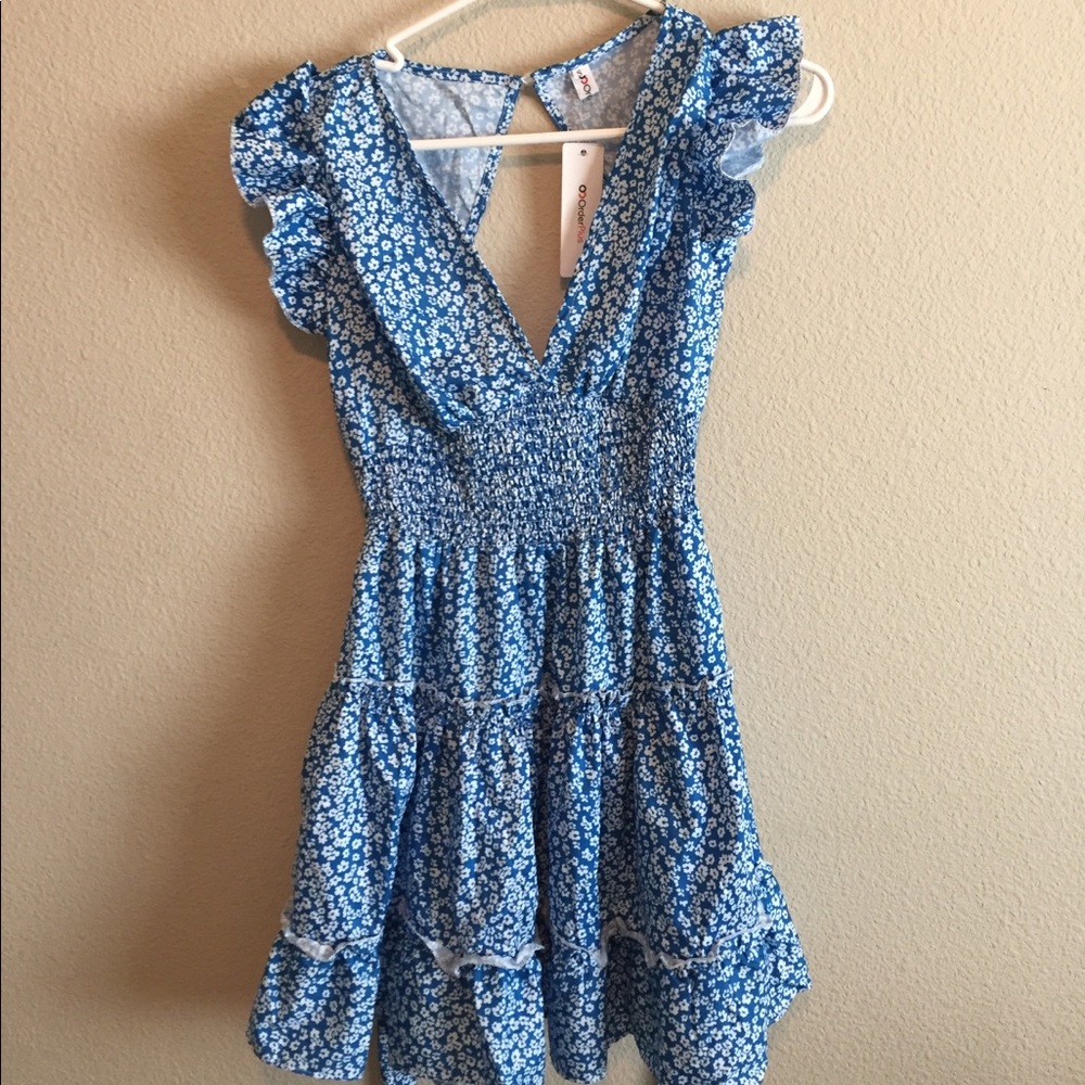 Blue and white flower backless summer dress